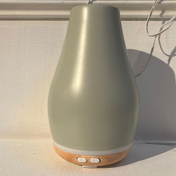 Oil Diffuser - Picture 1 of 1